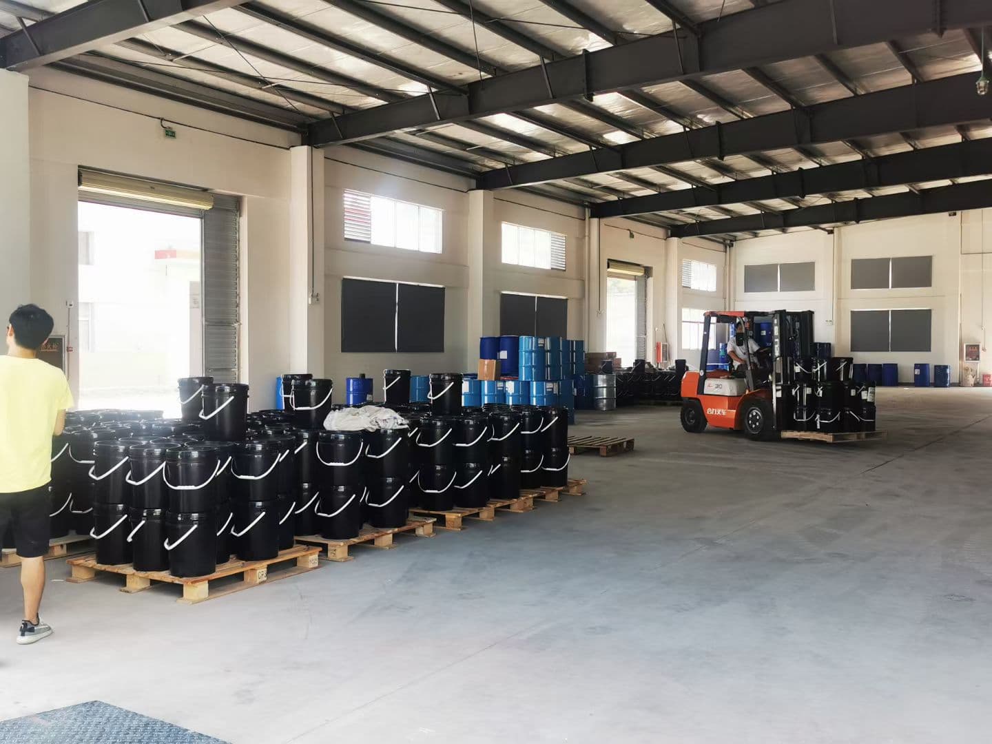 工业化工材料生产与仓储场景